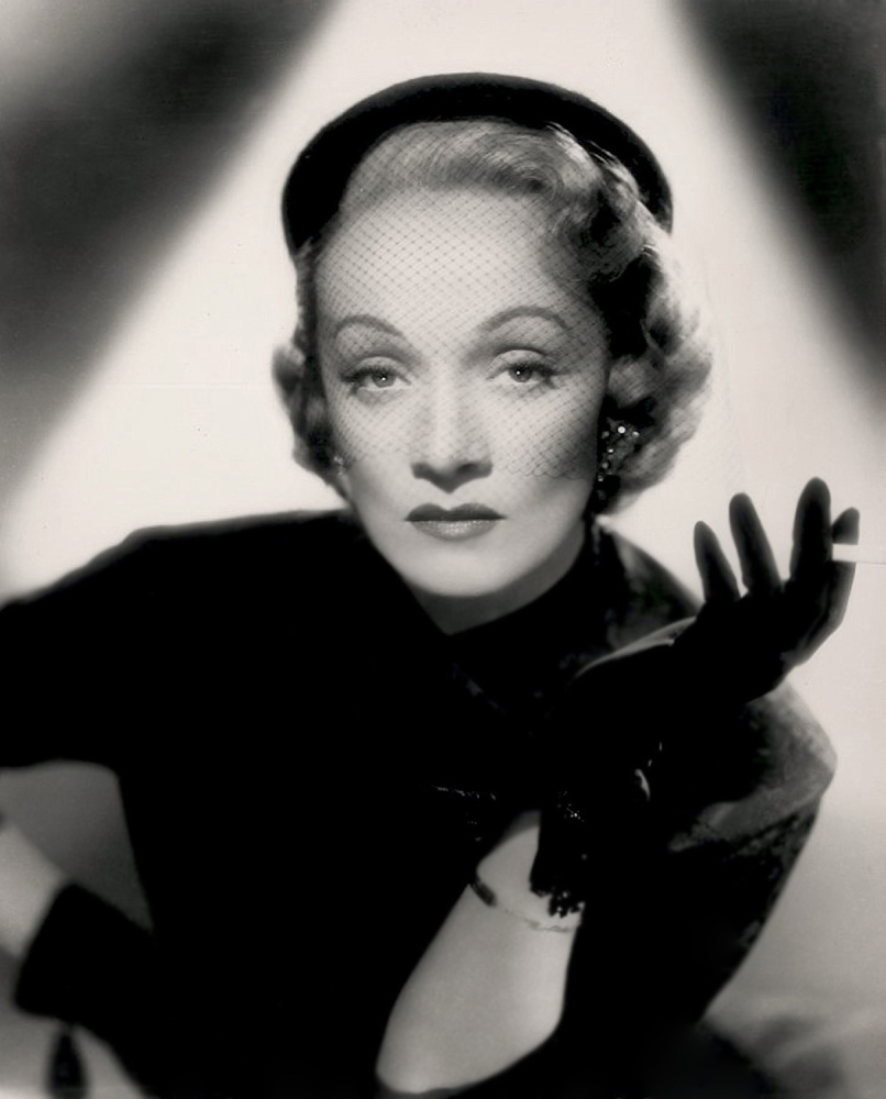 Marlene Dietrich, 1940`s